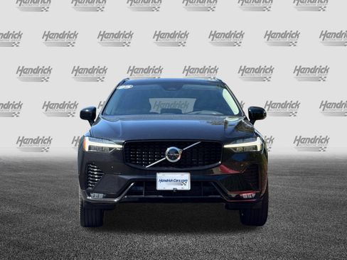 Used 2025 Volvo XC60 B5 Plus image 10