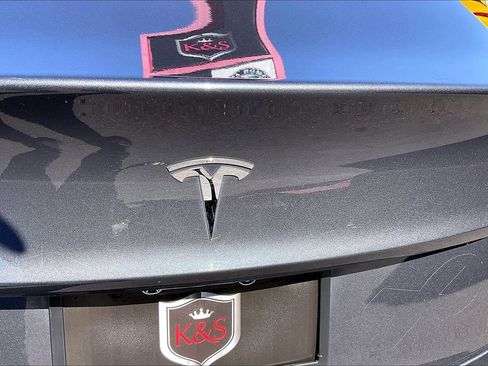 Used 2018 Tesla Model 3 Long Range image 4