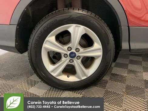 Used 2015 Ford Escape SE image 25