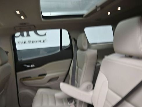 Used 2019 GMC Acadia Denali w/ Technology Package FWD image 22