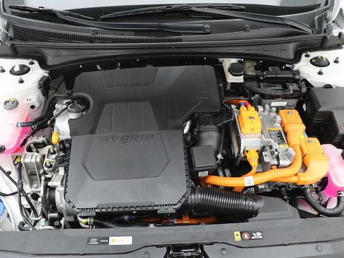 Used 2023 Hyundai Elantra Limited image 31