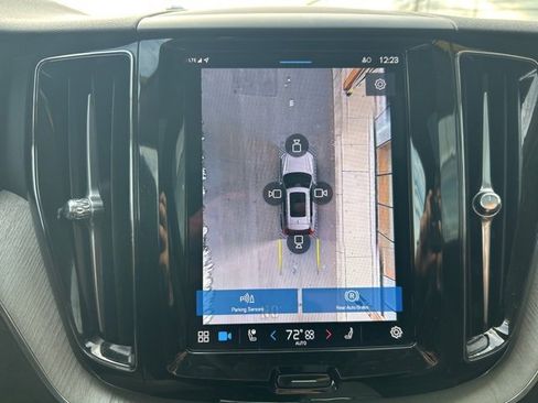 Certified 2025 Volvo XC60 B5 Plus image 24