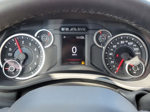 Used 2025 RAM 2500 Big Horn AWD/4WD image 9