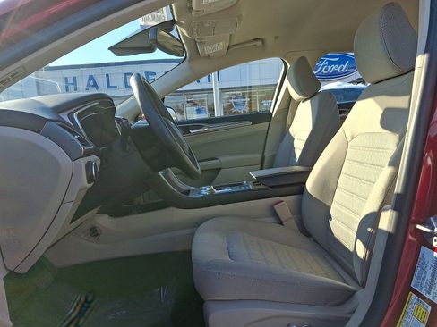 Used 2020 Ford Fusion SE image 14