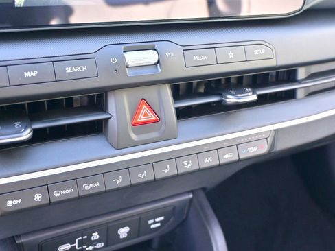 Used 2025 Kia K4 LXS image 6