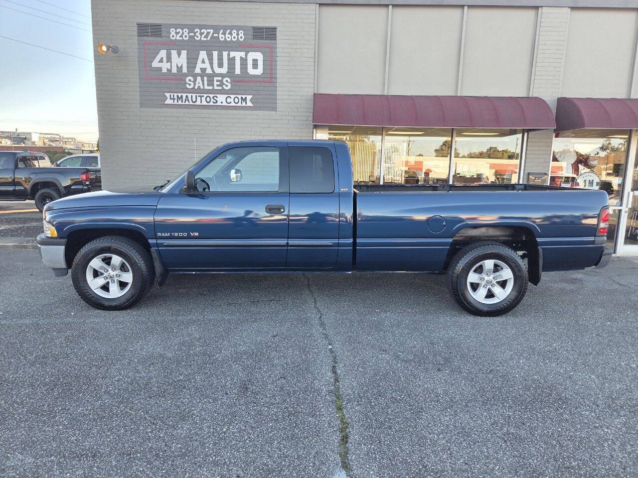 Used 2001 Dodge Ram 1500 Truck 2WD Quad Cab image 1