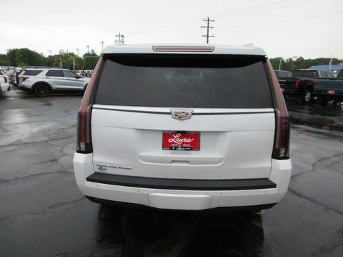 Used 2019 Cadillac Escalade Premium Luxury AWD/4WD image 7