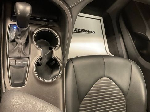 Used 2024 Toyota Camry SE image 22