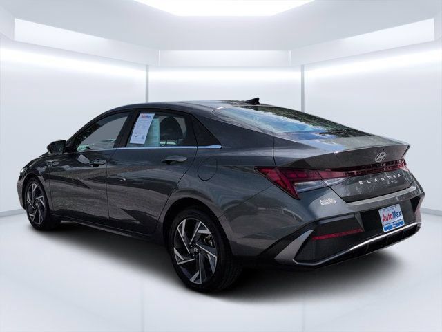 Used 2025 Hyundai Elantra SEL FWD image 5