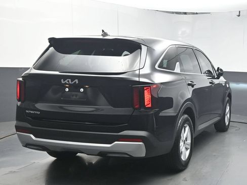 Used 2026 Kia Sorento LX FWD image 7