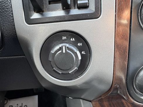 Used 2016 Ford Expedition EL Platinum image 41