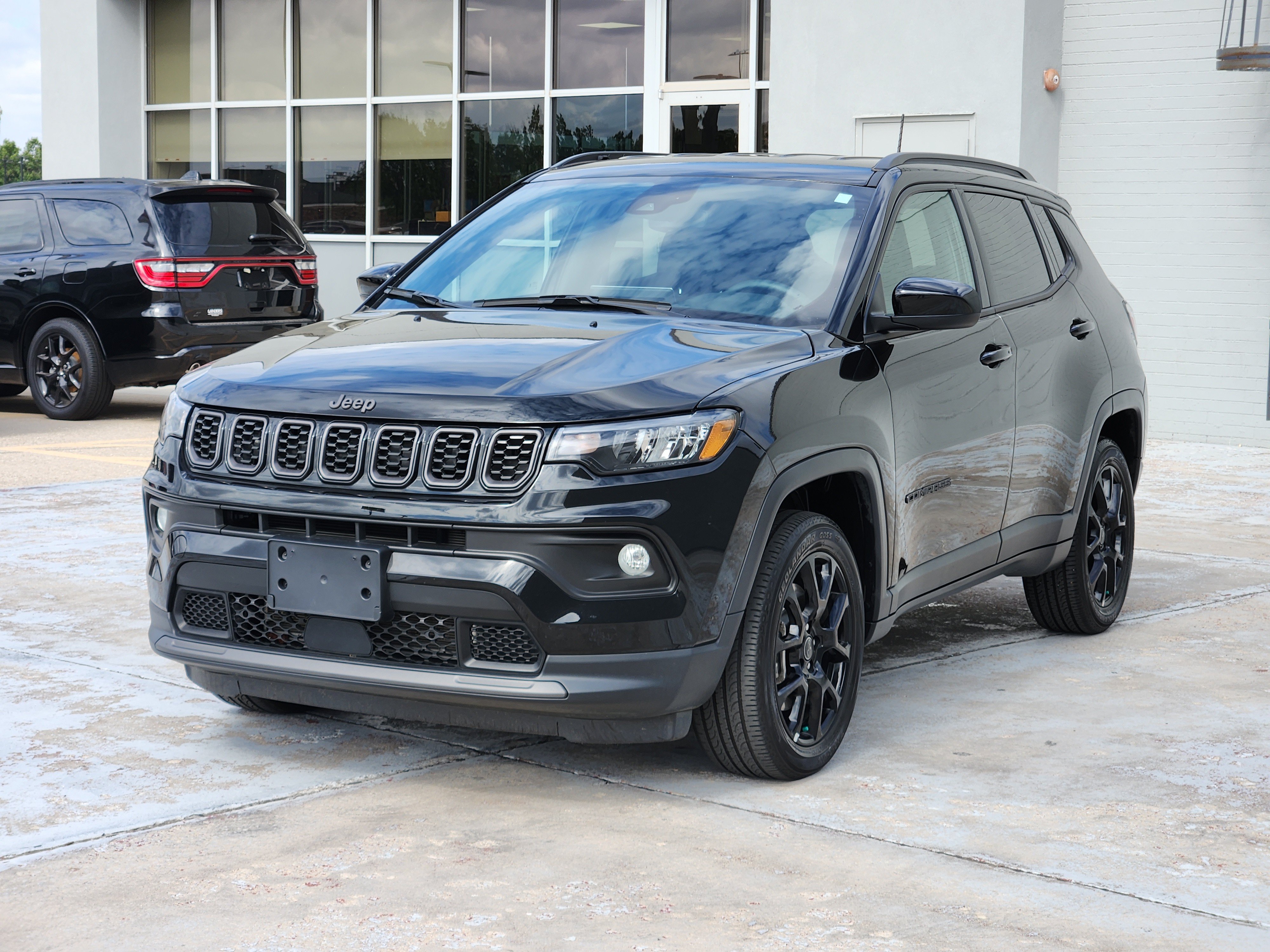 Used 2026 Jeep Compass Latitude AWD/4WD image 4