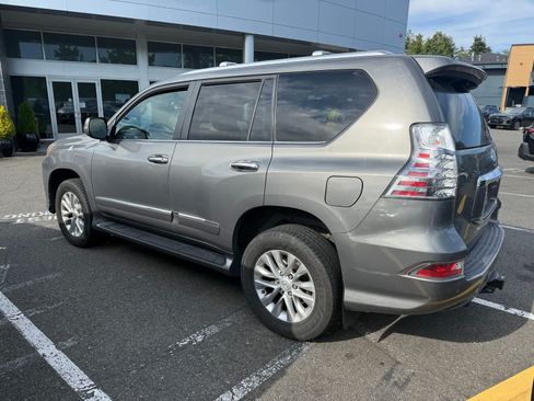 Used 2014 Lexus GX 460 w/ Premium Package AWD/4WD image 2