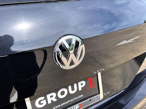 Used 2018 Volkswagen Tiguan S FWD image 29