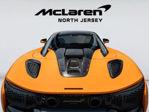 Used 2025 McLaren Artura Spider RWD image 29