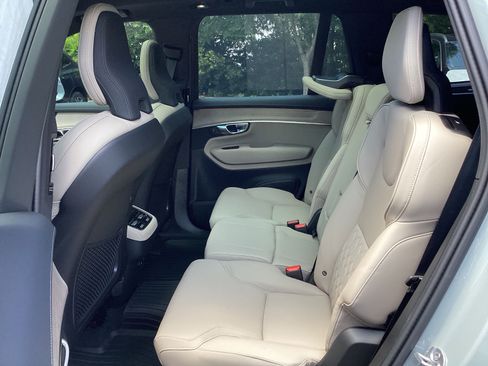 Used 2026 Volvo XC90 B6 Plus w/ Protection Package Premier AWD/4WD image 33