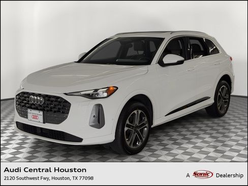 Used 2025 Audi Q5 Premium w/ Convenience Package AWD/4WD image 1