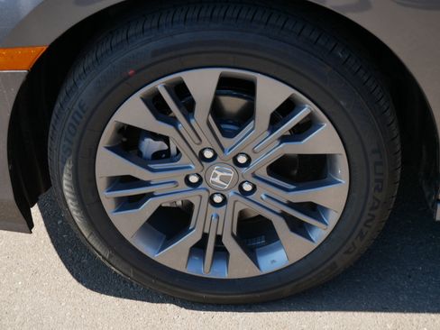 Certified 2026 Honda Odyssey Touring image 15