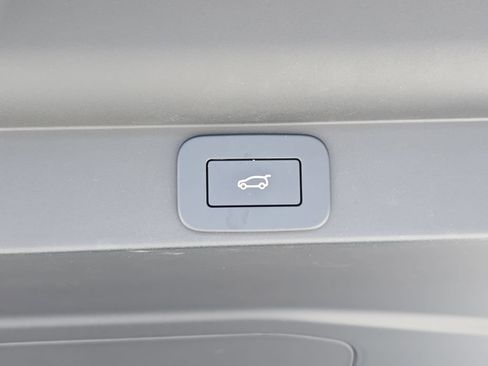 Certified 2024 Land Rover Range Rover SE AWD/4WD image 13