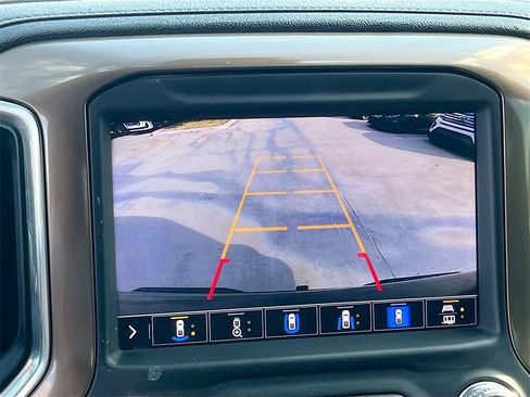 Used 2021 Chevrolet Silverado 1500 High Country w/ Technology Package image 14