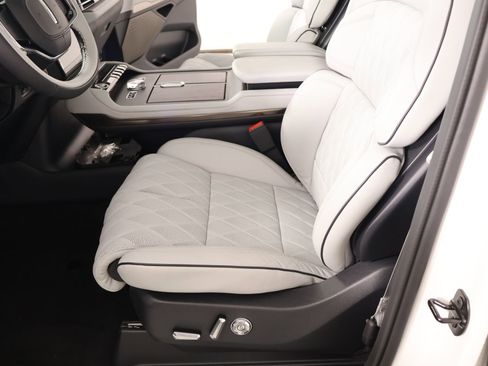 New 2026 Lincoln Navigator Black Label AWD/4WD image 12