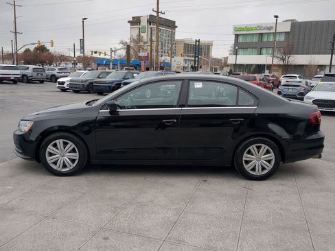 Used 2017 Volkswagen Jetta S image 8