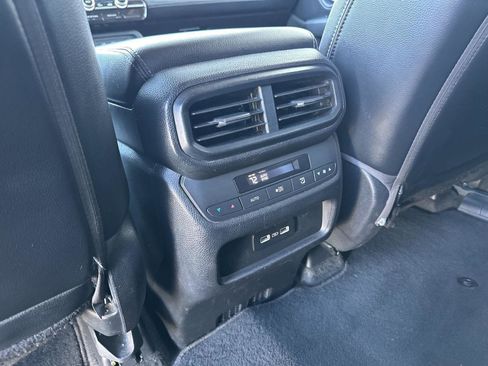 Certified 2023 Honda Pilot Touring image 27