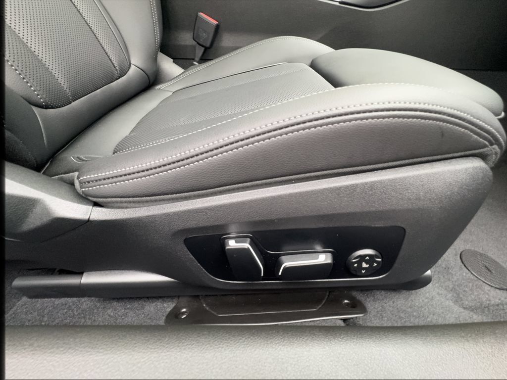 Used 2025 BMW 230i Coupe RWD image 26