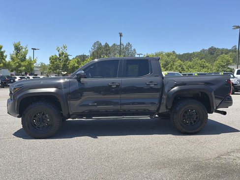 Used 2024 Toyota Tacoma SR5 AWD/4WD image 15