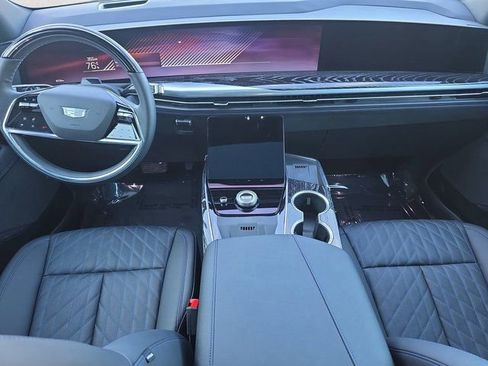 Used 2026 Cadillac Escalade IQL Sport 1 w/ LPO, ONYX Package image 9