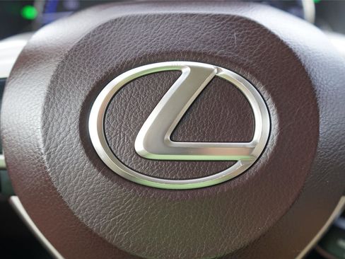 Used 2018 Lexus RX 450hL Premium w/ Premium Package AWD/4WD image 16