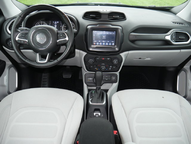 Used 2018 Jeep Renegade Latitude w/ Cold Weather Group AWD/4WD image 6