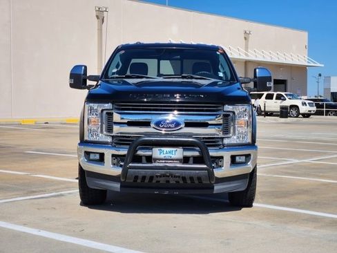 Used 2018 Ford F250 XLT w/ XLT Premium Package image 2