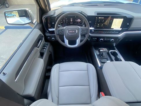 New 2026 GMC Sierra 1500 SLT image 11