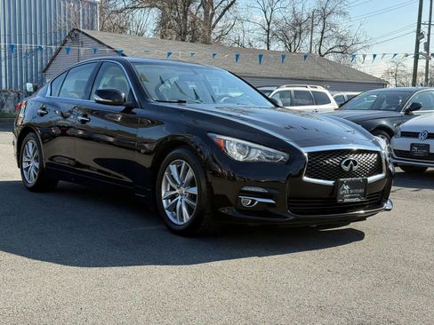 Used 2014 INFINITI Q50 2.0t w/ Moonroof Package image 1