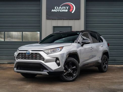 Used 2019 Toyota RAV4 XSE w/ XSE Weather Package image 3