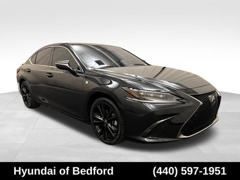 Used 2024 Lexus ES 350 F Sport w/ Accessory Package (Z2) FWD image 3
