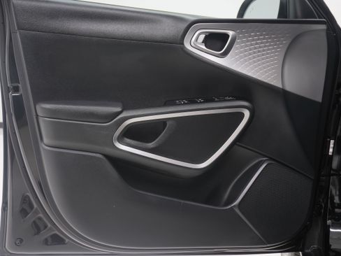 Used 2025 Kia Soul S FWD image 14