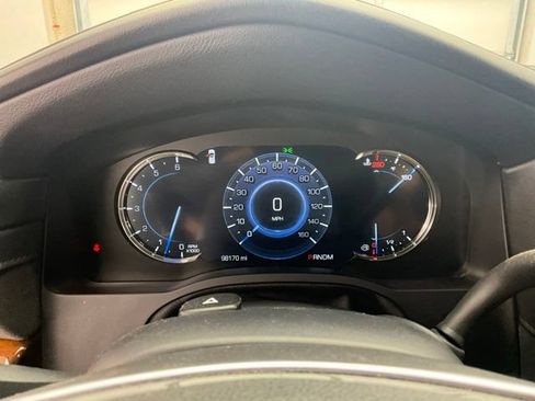 Used 2016 Cadillac Escalade Luxury AWD/4WD image 10