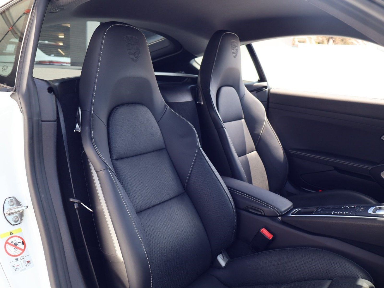 Certified 2024 Porsche 718 Cayman RWD image 22