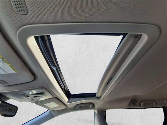 Used 2019 Toyota Sienna XLE w/ XLE Navigation Package FWD image 16