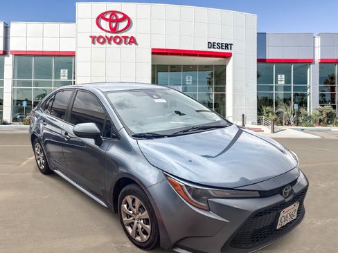 Used 2022 Toyota Corolla LE image 2