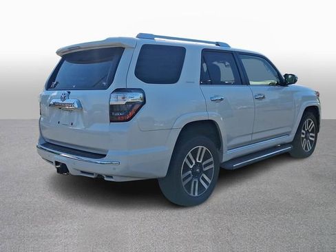 Used 2022 Toyota 4Runner Limited AWD/4WD image 4