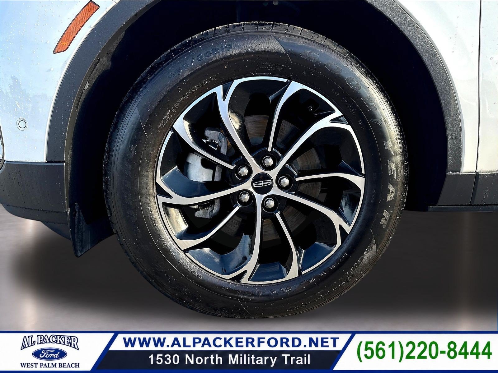 Used 2024 Lincoln Nautilus Premier AWD/4WD image 35