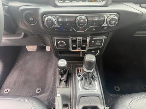 Used 2023 Jeep Wrangler Unlimited Sahara w/ Cold Weather Group AWD/4WD image 24
