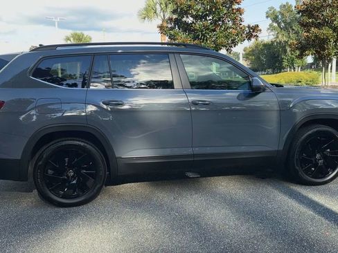 New 2026 Volkswagen Atlas SE image 9