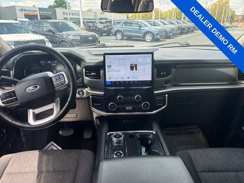 Used 2023 Ford Expedition XLT AWD/4WD image 17