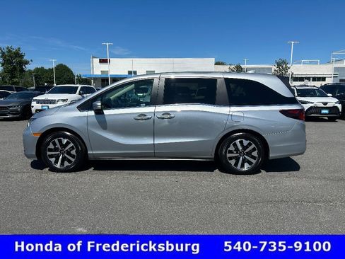 Used 2026 Honda Odyssey Touring image 2