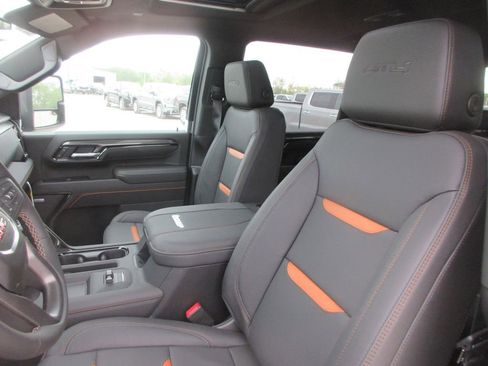New 2026 GMC Sierra 2500 AT4 w/ AT4 Premium Plus Package AWD/4WD image 13