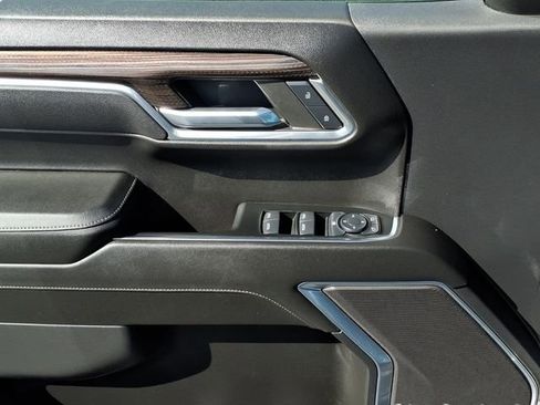 Used 2024 Chevrolet Silverado 1500 LT image 11